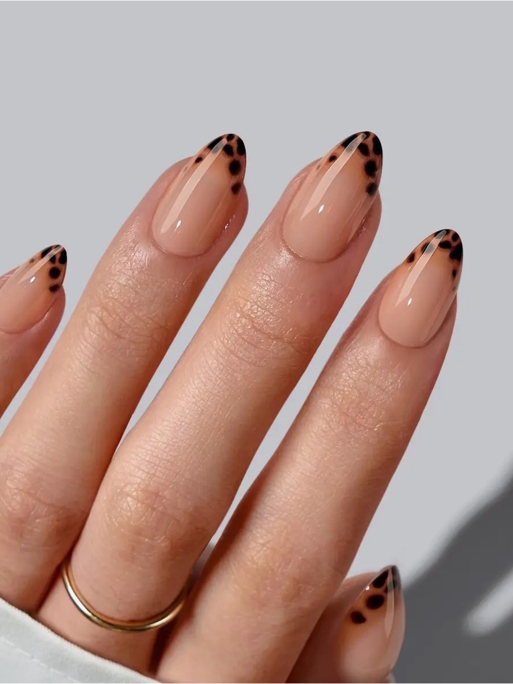 A418. BTArtbox Nude Leopard Tip Gel Press On  Nail Set - Short Almond